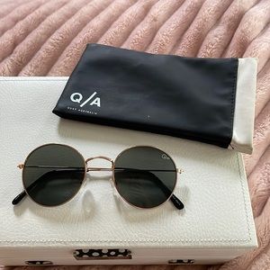 Quay Round Sunglasses Brand New